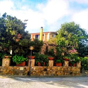 Villa Milena Villasimius, WiFi gratuito, Ampio Giardino a 300 m dal Mare - Simius