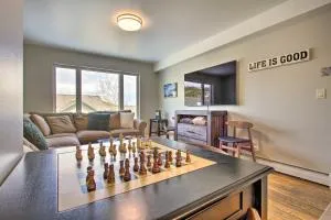 Cozy Montana Condo with Walk to Big Sky Resort! - إنيس