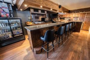 Clover Creek Inn