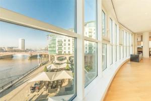 Panoramic Riverside Facing - 2 Bed - 2 Bath - 2 Balconies - London Nine Elms