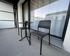 Studio Stevie Nicks I Workplace I 24in Screen I Kitchen I PS4