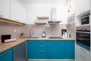 Sweet City Center with balcony & private Parking