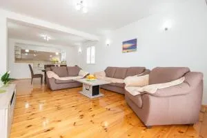 Apartment Galiot - Trojica