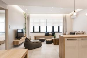 Chic Apartment - Strolling to the Athenian streets