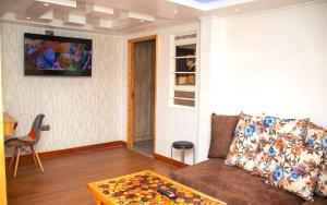 Redhill Container House & Private Spa, Ndenderu, btn Nairobi Ruaka Area, Tigoni, Limuru in Kiambu County, Apartments O7II, 585, OOO