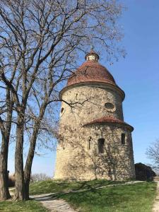 Romantická chalúpka na polosamote