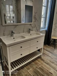 Appartements Triplex de luxe 110 m2 hyper centre jacuzzi : photos des chambres