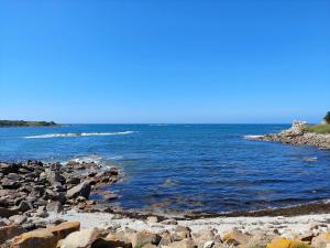 Maisons de vacances Holiday Home in Santec near Dossen Beach : photos des chambres