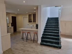 Beautiful 3 bedroom home in a gated complex with private garden and pool