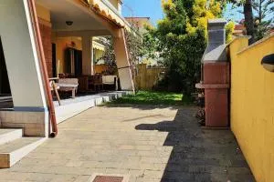 Villino moderno con giardino a 90 metri dal mare - Casale Vignarola