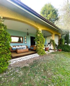 Villa con vista lago e piscina