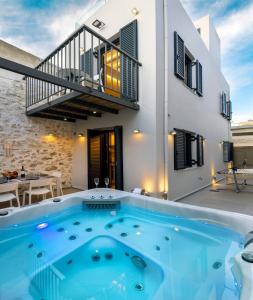 VaSan Suite - Luxury Old Town House with Private Jacuzzi