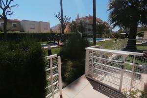 Apartamento familiar con jardines privados, Denia