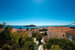 Apartment Summer Wind