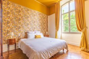 B&B / Chambres d'hotes Chateau de Charmeil- Vichy chambres d'hotes : Suite - Vue sur Jardin