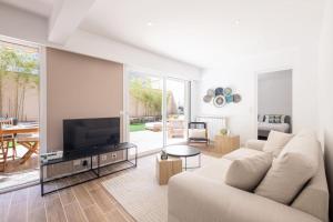 2-Bedroom Apartment with Garden