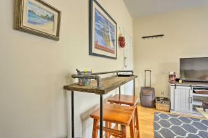 Hoboken Studio Near Dining about 15 Min to NYC!