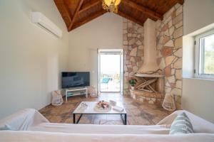 Stone Villa Eriphyle ,private with sunset view!!