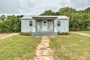 On-Site Pond and Fire Pit Montague Retreat! - Nocona
