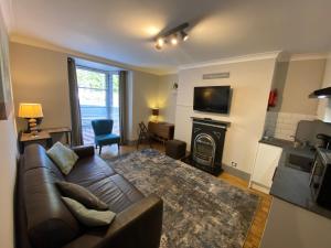 Side Sea View Apartment - Sleeps 4 room in EI8HT Brighton Guest Accommodation