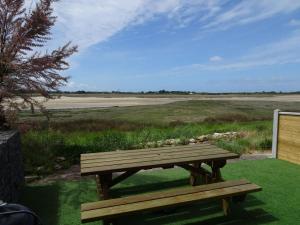 Maisons de vacances Holiday Home, Portbail, sea view : photos des chambres