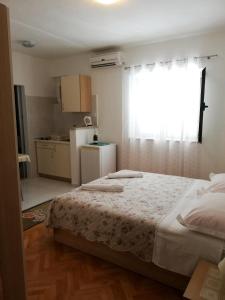 Apartments Aniko Šarić 