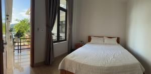 Jade Hotel