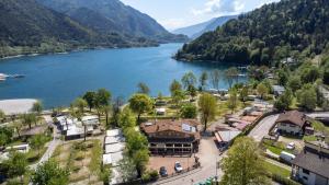 Apartamento de 1 dormitorio con vistas al lago