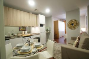 One-Bedroom Loft with Balcony room in Apartamento al lado de Gran Via - Pink