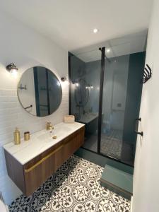 Ajaccio magnifique T2 40m2 centre ville vue mer au bord de la plage neuf 5 personnes Clim wifi balcon parking privé fermé