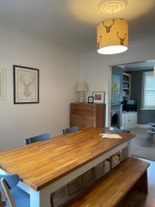 Period two-bed house, next to river and city