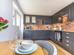 Charming Country Cottage With Spectacular Views - Pass the Keys