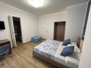 Deluxe Room (2 Adults + 1 Child)