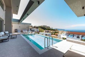 Seafront villas I "Free" Heated pools & 100m to Sea