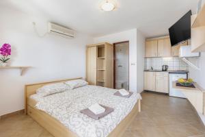 Crystal Sky Apartments