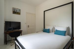 Les Horizons - SPA-JACUZZI - MASSAGE- SAUNA - 4 SAISONS - Piscine chauffée Toute lannée - 800m centre ville Nyons