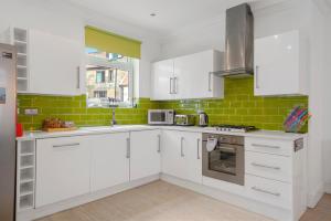 The Central Whitby Gem - 4 Bedrooms