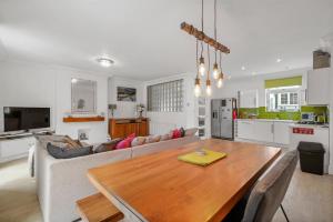 The Central Whitby Gem - 4 Bedrooms