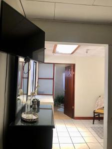 Room near Airport Cerca del Aeropuerto