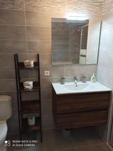 O GECKO MARIN T2 classé entre mer et village à pied