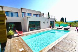 Villas Havre de paix, vue pano, terrasse, piscine, nature. : photos des chambres