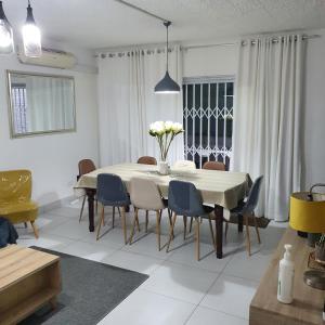 Overport Durban Halaal Accommodation 2V "No Alcohol Strictly Halaal No Parties" Entire Luxury Apartment, 2 Bedroom, 4 Sleeper, Self Catering, 300m from Musjid Al Hilaal