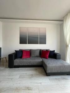 Aleje Jerozolimskie 11 19 - Darmowy parking - free parking - 1km do Dworca Centralnego, 850m stacja metra Nowy Świat