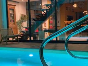 Loft Spa Reims-fr 250m2 privatifs, piscine intérieure chauffée, spa et parking - Courcelles-Sapicourt