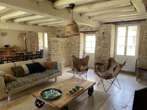 La Closerie de Gigny Maison Templiere avec Piscine,jacuzzi