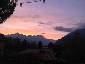 Chalets Au pied du Mont Blanc, grand jardin : photos des chambres