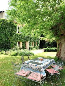 B&B / Chambres d'hotes Chambre d'hotes Le Moulin de Moulis : photos des chambres