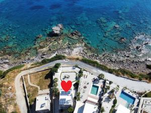 Seaside Home Crete - Dream Oceanfront Getaway