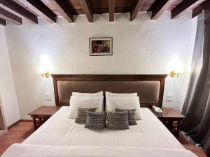 Hotel Kang Lha Chen