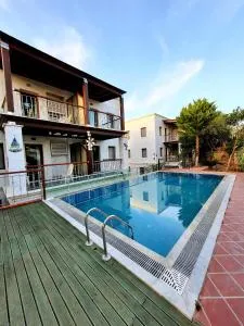 Stone House Hotel - Torba